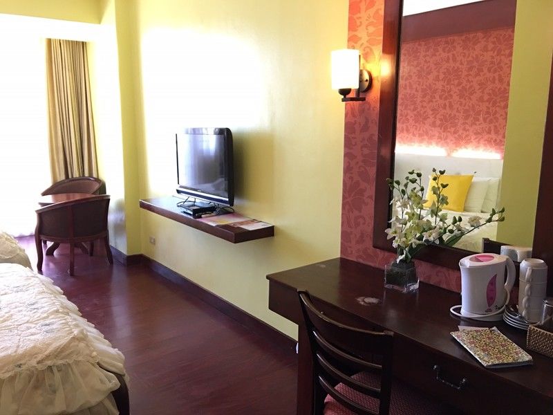 Oyo 159 San Remigio Pensionne Suites Cebu Екстер'єр фото