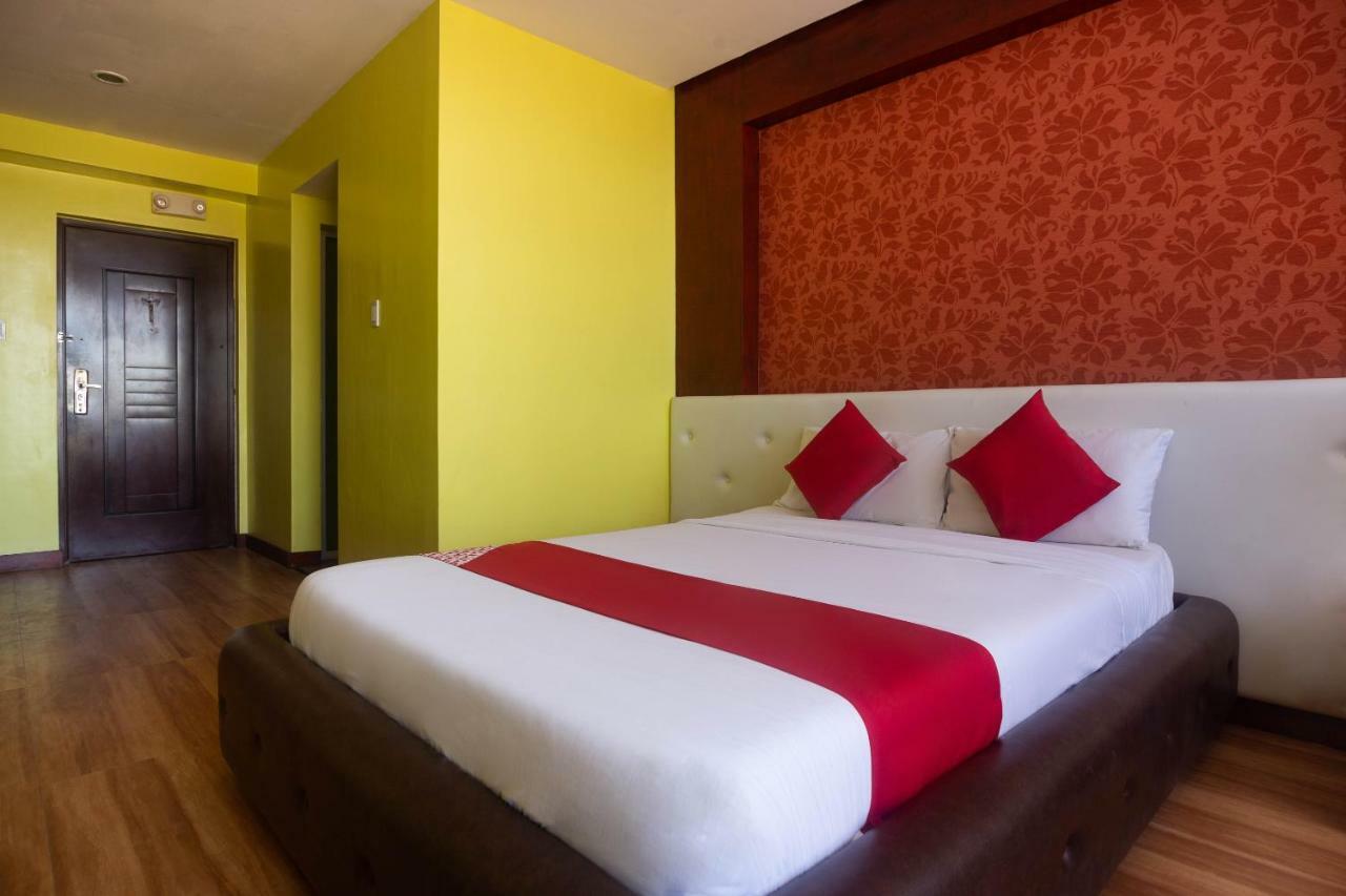 Oyo 159 San Remigio Pensionne Suites Cebu Екстер'єр фото